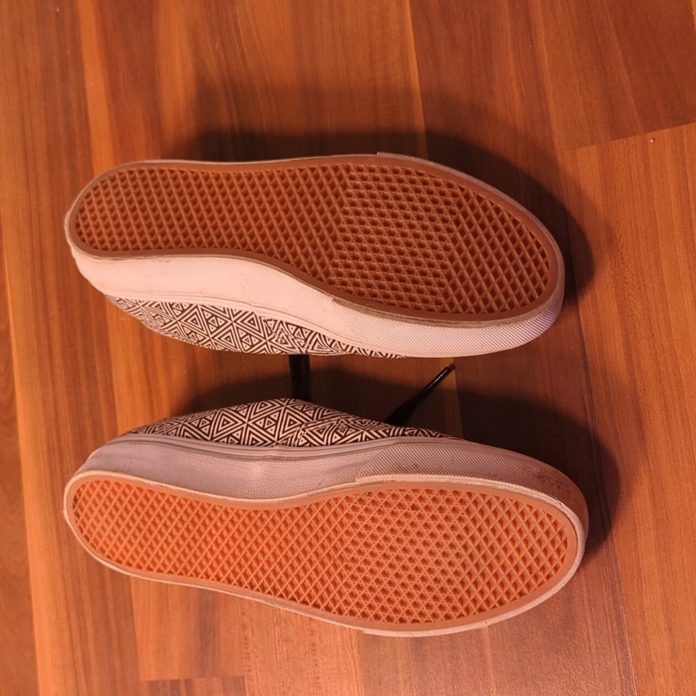 Geometric Vans - Picture 5 of 6